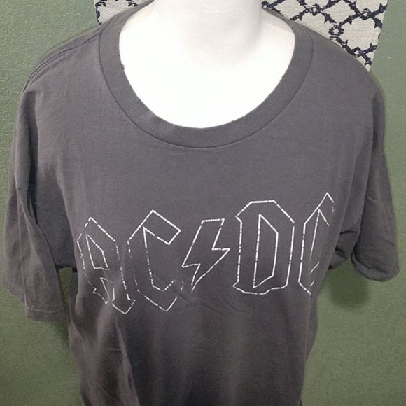 AC ⚡DC Band T-shirt - Picture 2 of 4